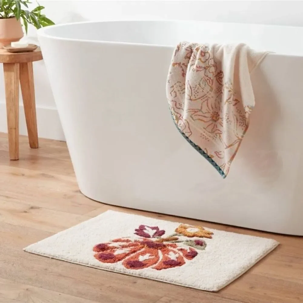 Threshold’s Pumpkin Fall Small Bath Throw Rug